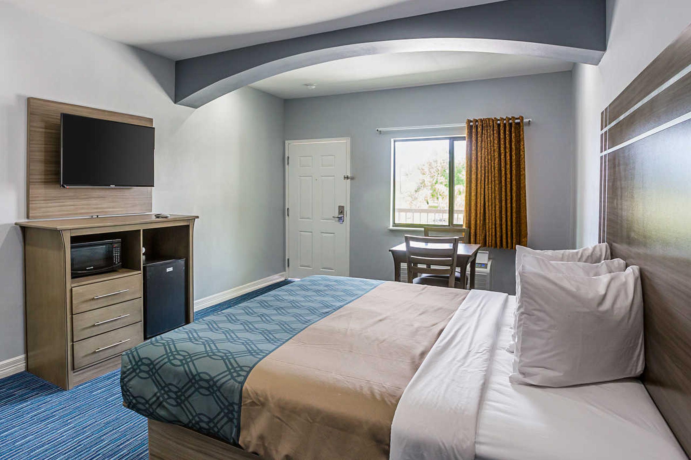 Rodeway Inn & Suites Кларксвілл Екстер'єр фото